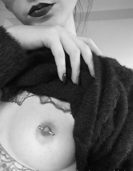 littlemissnaughtytw leaks onlyfans