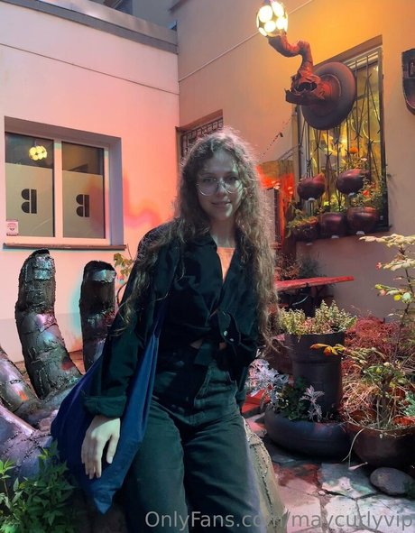 maycurlyvip  candids