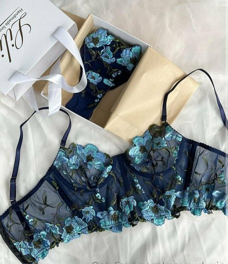 maycurlyvip onlyfans nude leaks