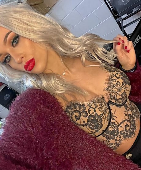 Penelope Ford naked onlyfans leaks