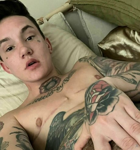 nikkihearts onlyfans strip