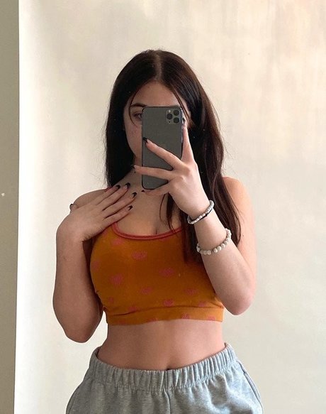 Baby Ariel nude only fans