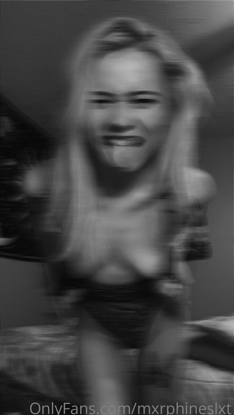 mxrphineslxt onlyfans striptease