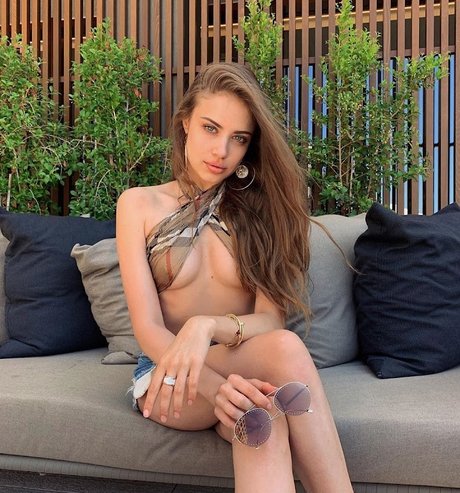 Xenia Tchoumi only fans pic