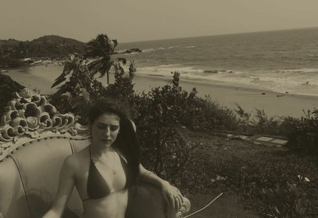 Jasmine van den Bogaerde onlyfans porn leak