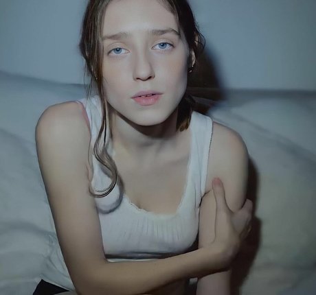 Jasmine van den Bogaerde onlyfans leams