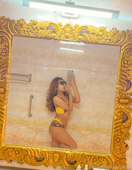 vaniawho onlyfans strip