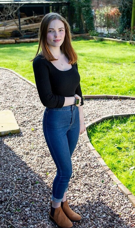 Ellie Littlechild onlyfans posts