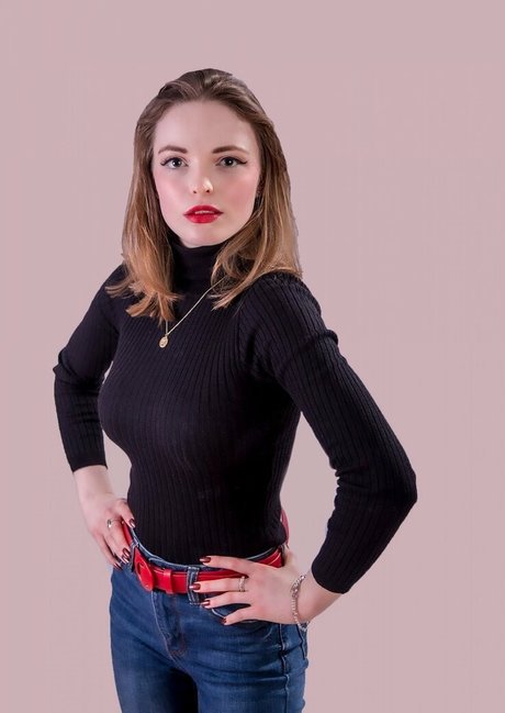 Ellie Littlechild onlyfans model