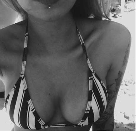 ebony shower onlyfans exclusive selfie