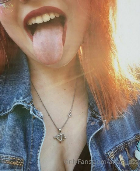 anast ass11 onlyfans striptease