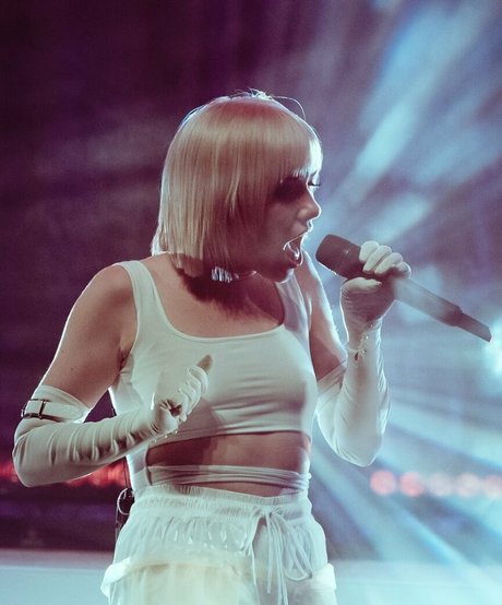 Carly Rae Jepsen nsfw onlyfans