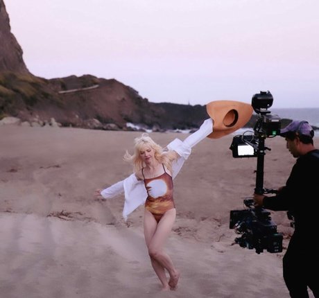 asian teen feet onlyfans sexy nude selfie