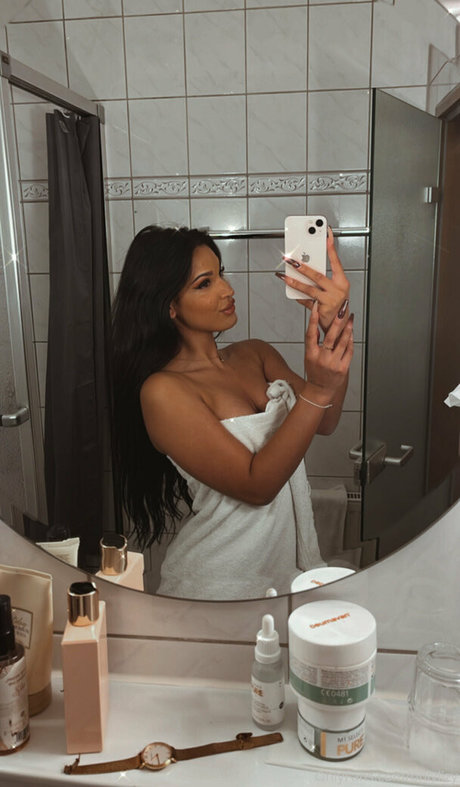 brownielizy nude on onlyfans