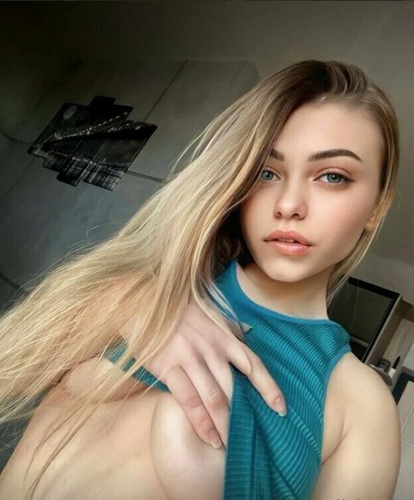 teen glasses onlyfans nudes photo