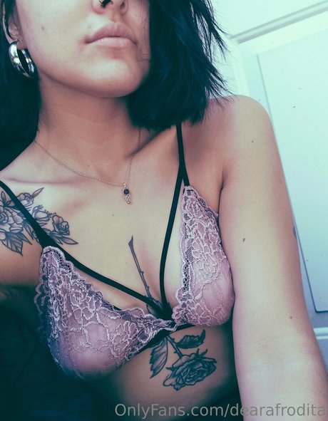 rosecamxxx leaks onlyfans