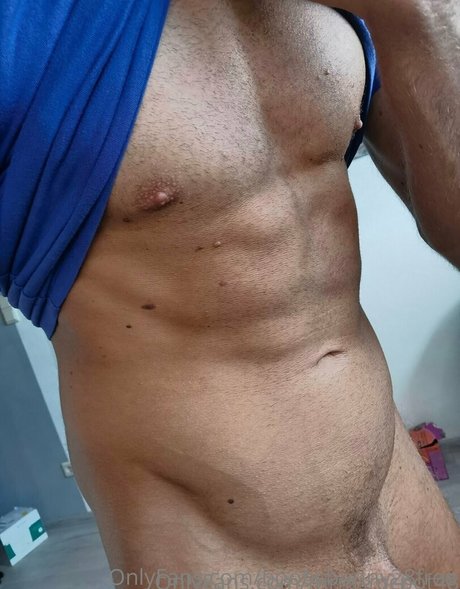 bodybuilder onlyfans top frame