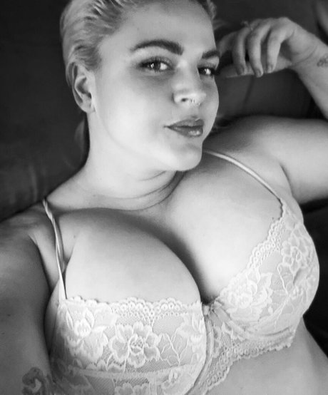 Rawlyssa nude porn onlyfans