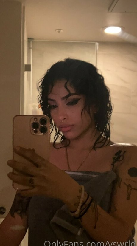 Vswrld onlyfans striptease