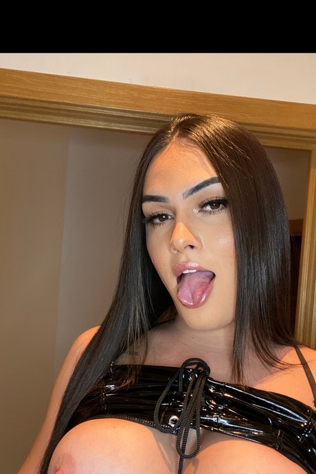 Nicole Hot onlyfans for free