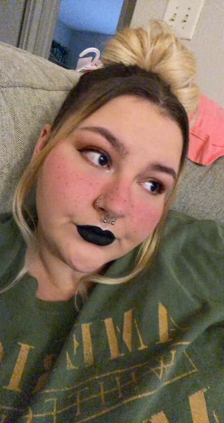 LuxxyLacy onlyfans sex leak