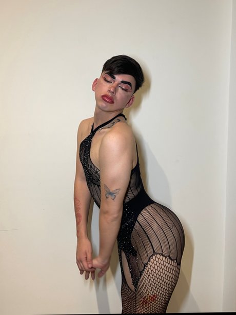 Rom ndenis nude onlyfans leaks