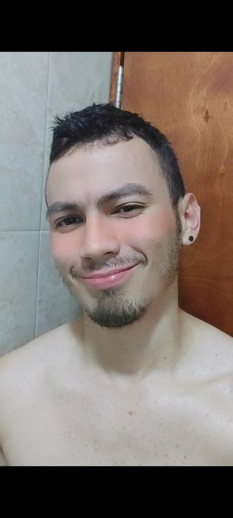 Andres Chaves onlyfans model