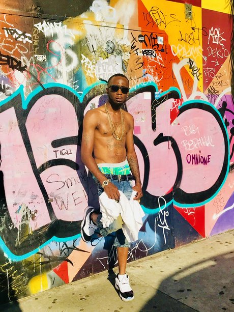 Tony Ball en onlyfans