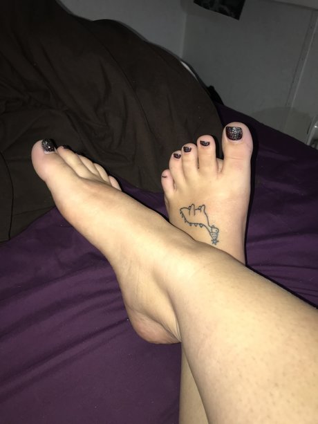 Vibi ngfeet onlyfans strip
