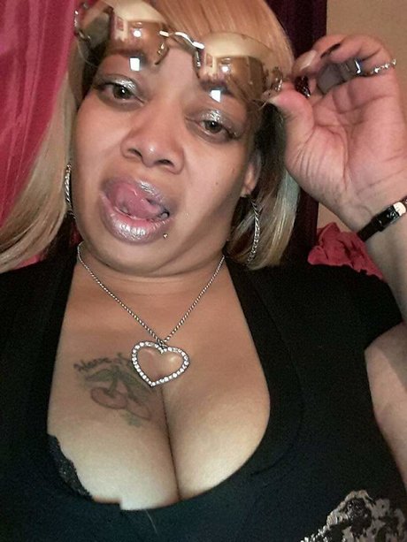 Reddbonekumwithme sexy onlyfans