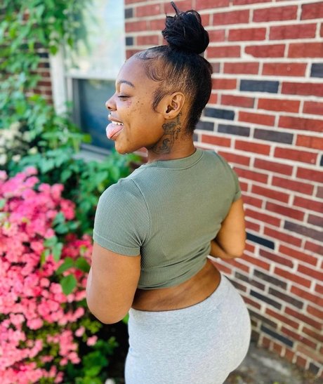 Bigbootylay onlyfans strip tease