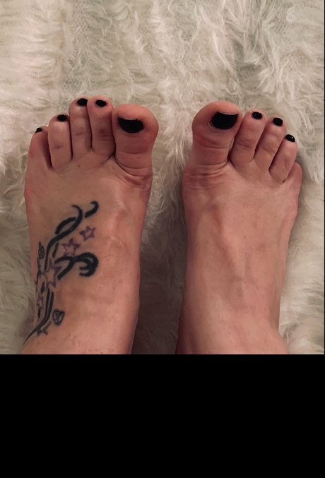 MissJ s Pretty Feet onlyfans leaka