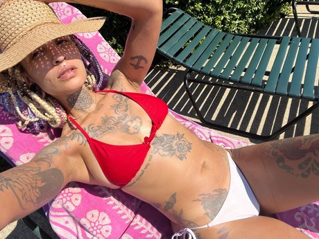 SunnieRae naked onlyfans