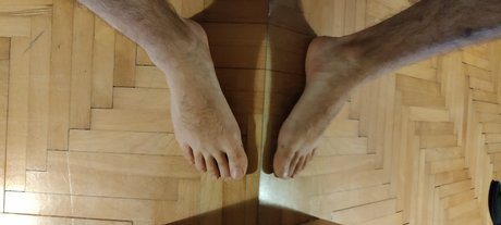 PP Hairy Feet onlyfans model