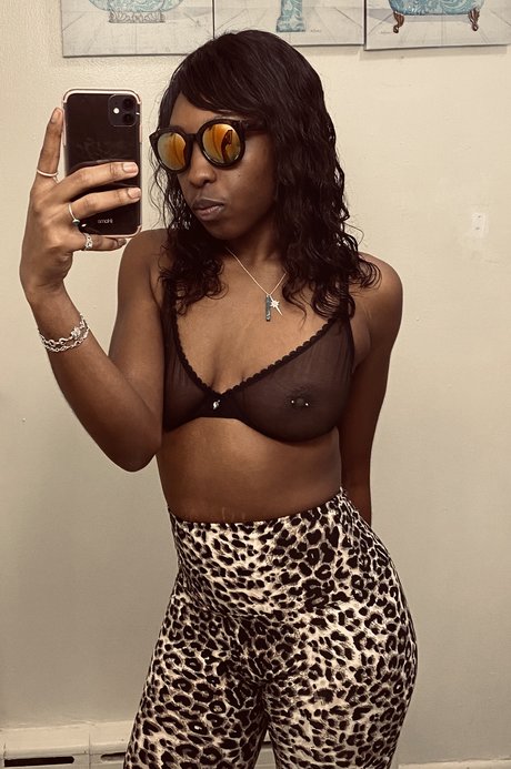 JuiceeeeeJass only fans leaks