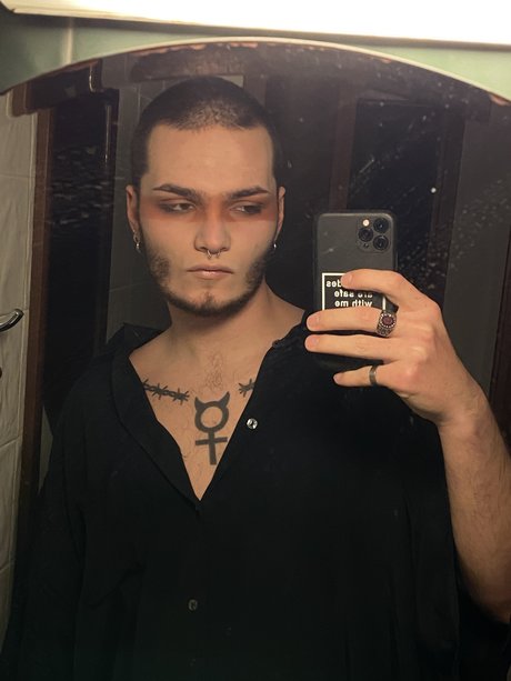 phil skinn naked onlyfans pics