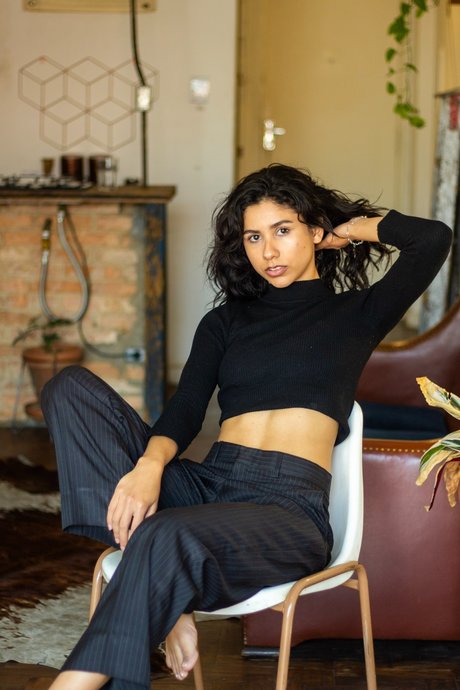 Leona Zenelacci leak onlyfans porn