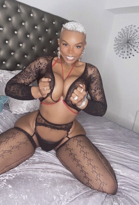 THE Real TRANS POCAHONTAS XxL onlyfans leaks nudes