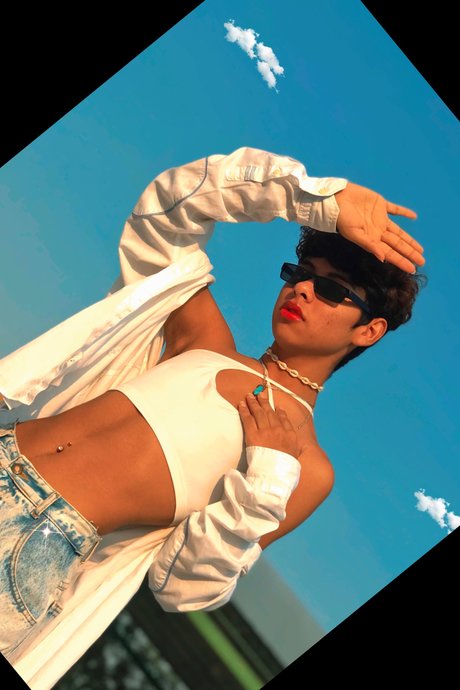 Saul De la Rosa onlyfans topless