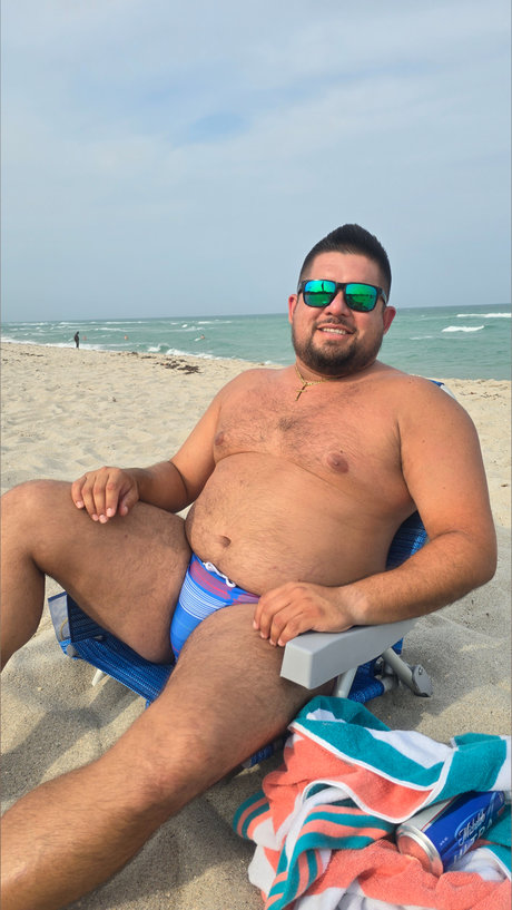 Nestor Martinez onlyfans leaks.