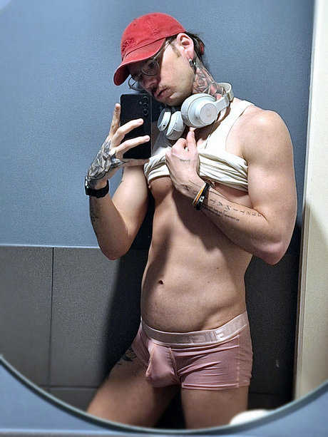 N I C K 10_ xxx onlyfans