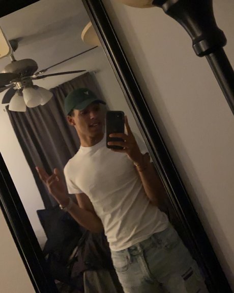 Michael Rivera onlyfans nude leak