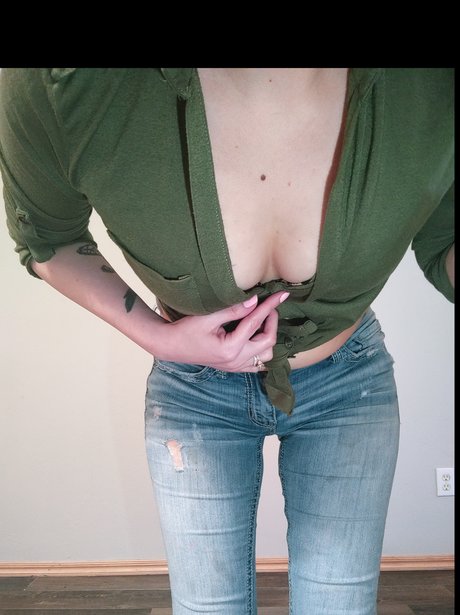 TinyLadyxoxo leaked onlyfans pictures