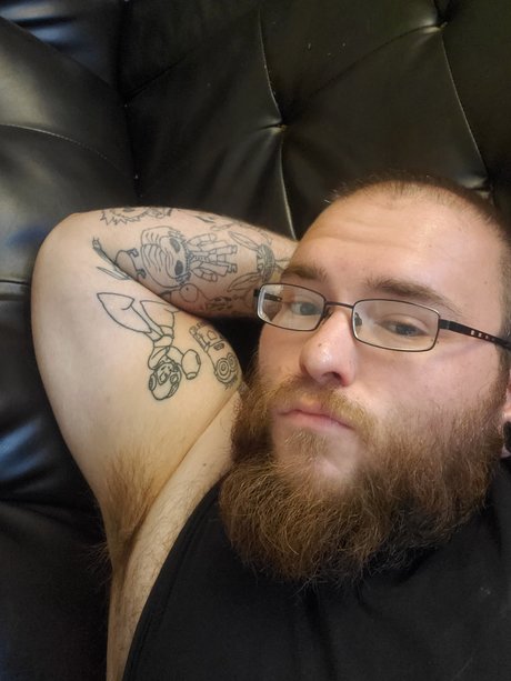 Tripp Entarin naked onlyfans leaked