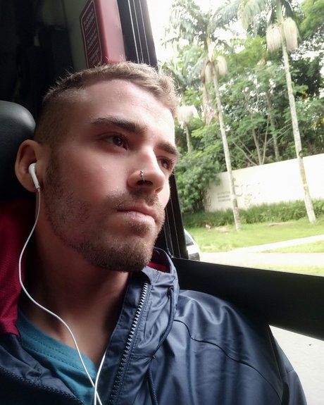 Wesley Alex onlyfans nudes