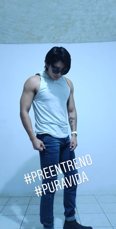 Santiago Chicaiza onlyfans nude