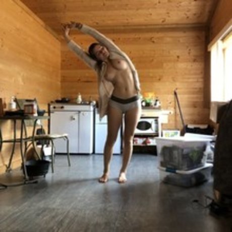 Nicolle Love onlyfans creator