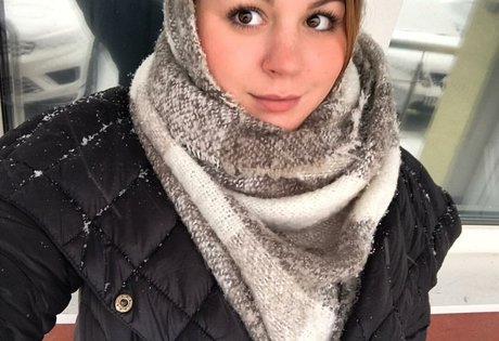 Holly Garner onlyfans boobs