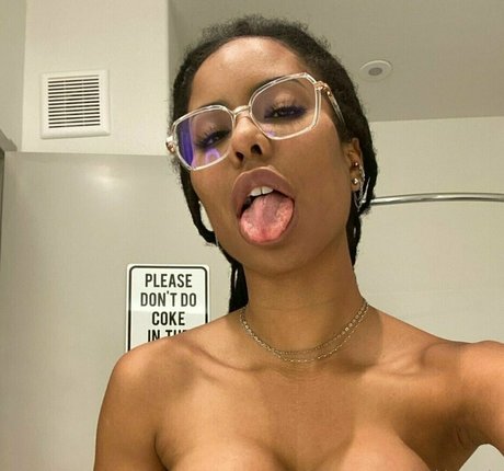 ebony asian onlyfans sexy xxx selfie