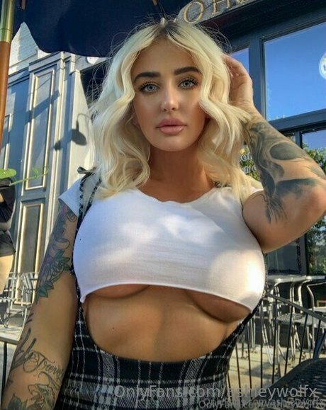 Ashley wolf topless onlyfans